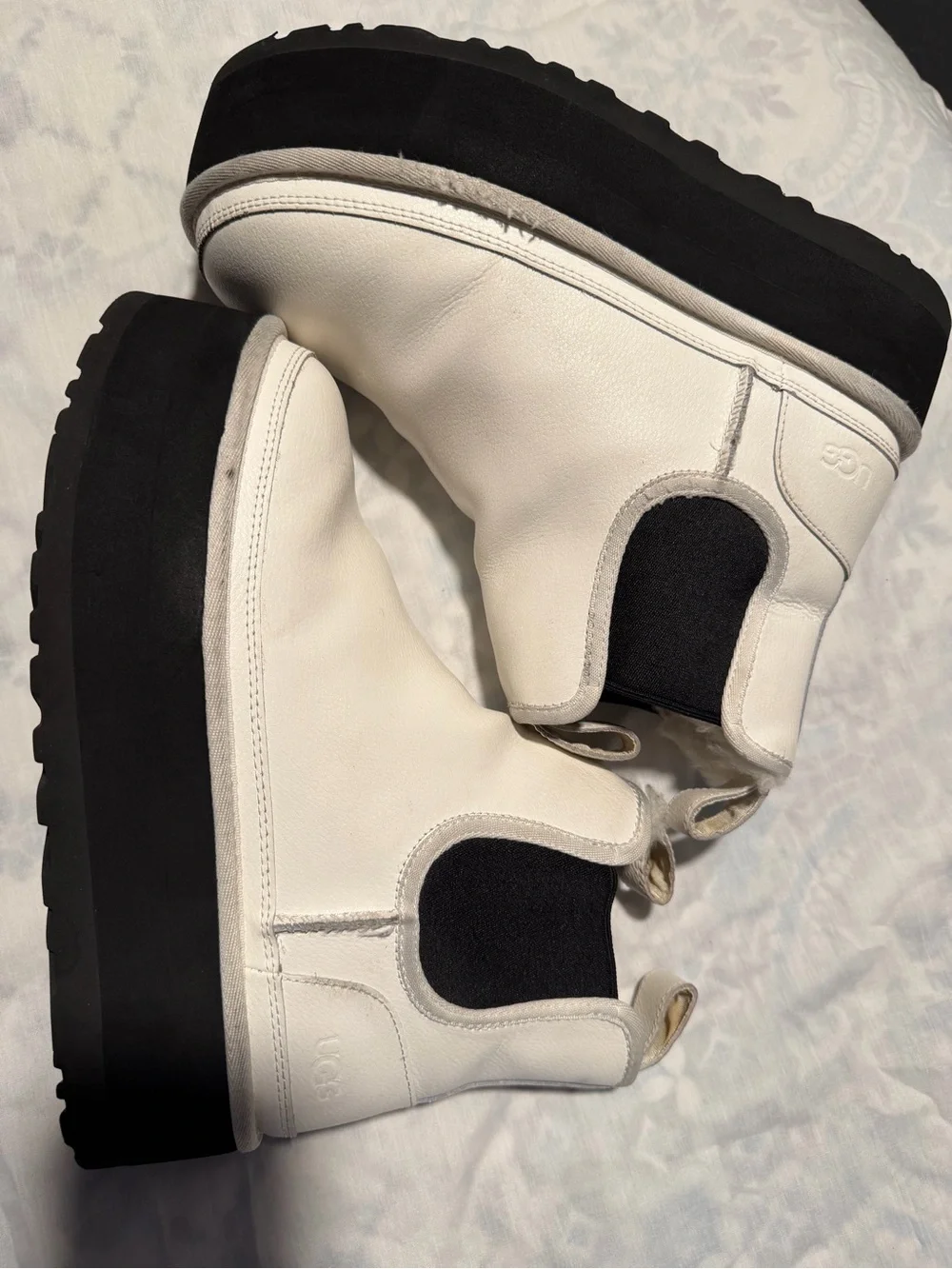 UGG White Leather Platform Chelsea Boots with Black Elastic size 8